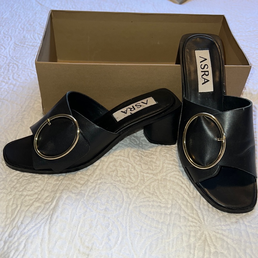 Like New Low Heels. In box